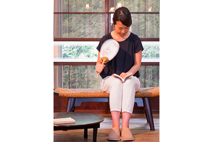 松本民芸家具のラッシスツール 格子戸